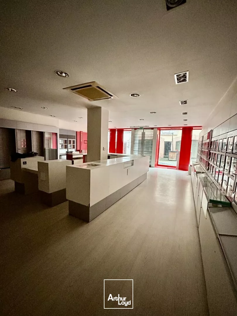 LOCAL COMMERCIAL à VENDRE de 99.65 m²