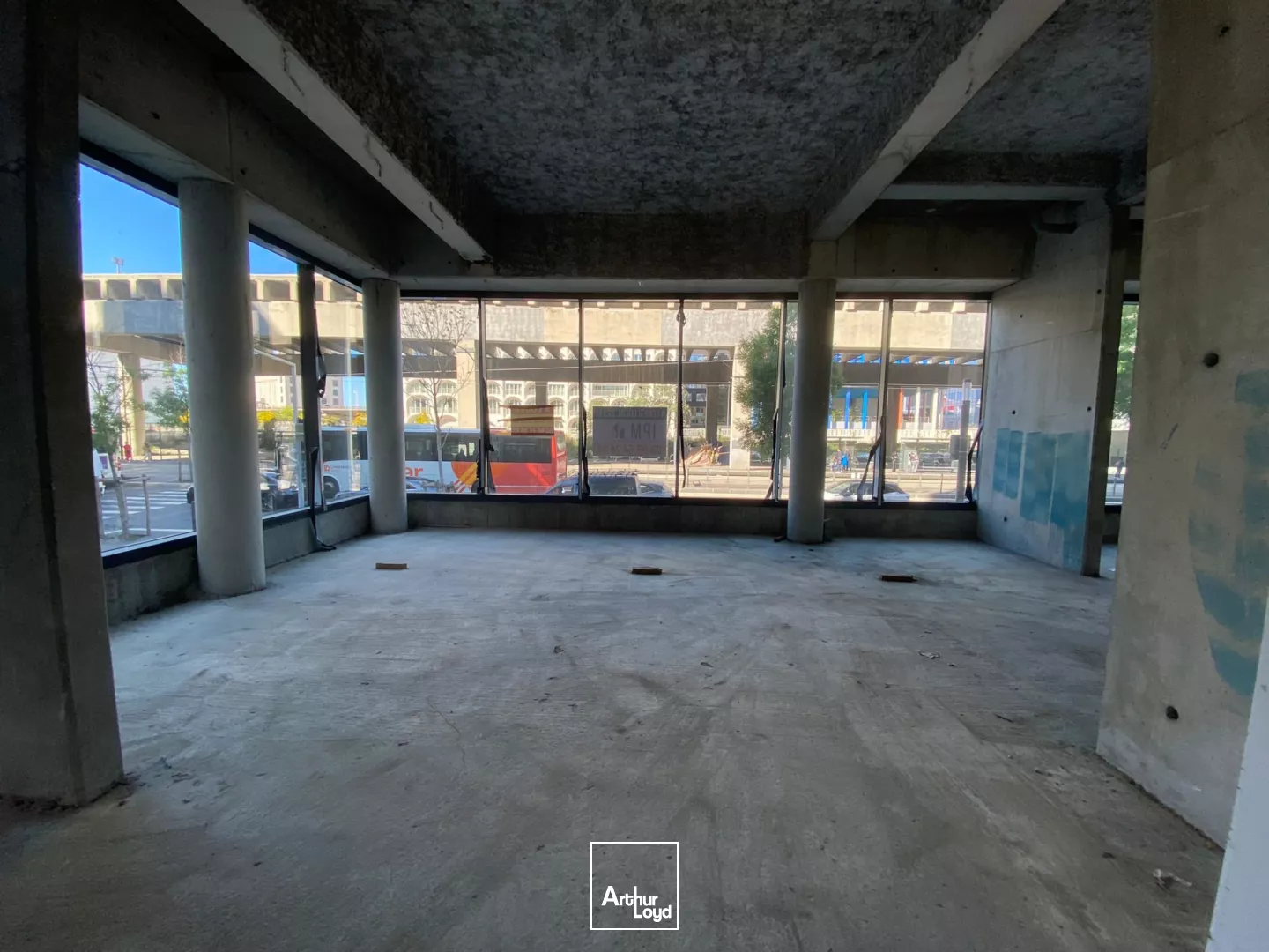 Local commercial neuf PMR et ERPable à louer - Euroméditerranée/Joliette - 13002 Marseille