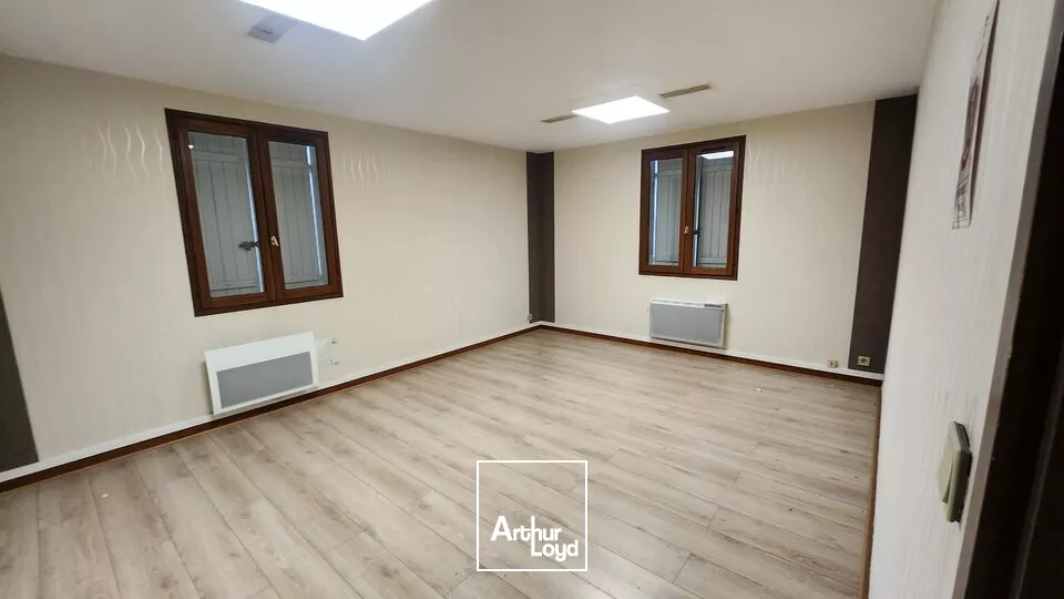 CHEVIGNY-SAINT-SAUVEUR - LOCAL D'ACTIVITES - A LOUER