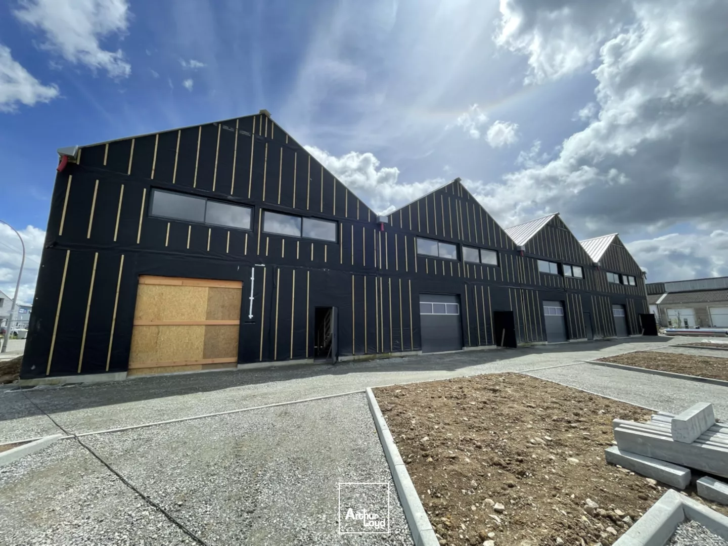 CELLULE ACTIVITE 200M2 ST HERBLAIN