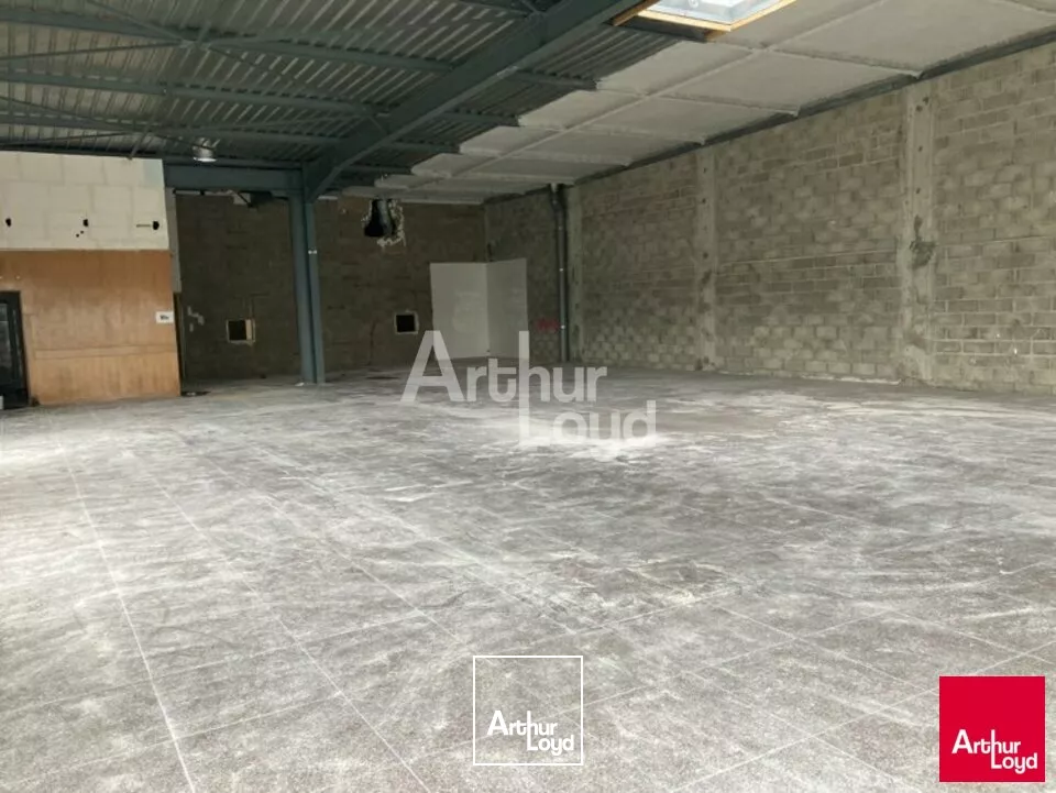 CHATEAUROUX / ST MAUR - CAP SUD - LOCATION COMMERCE - 540 m²