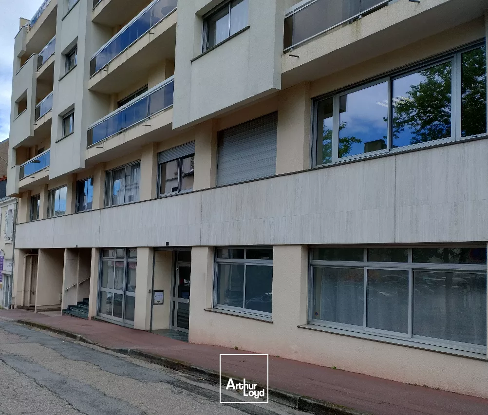 Limoges bureaux PROCHE DENIS DUSSOUBS 114 m2 PMR