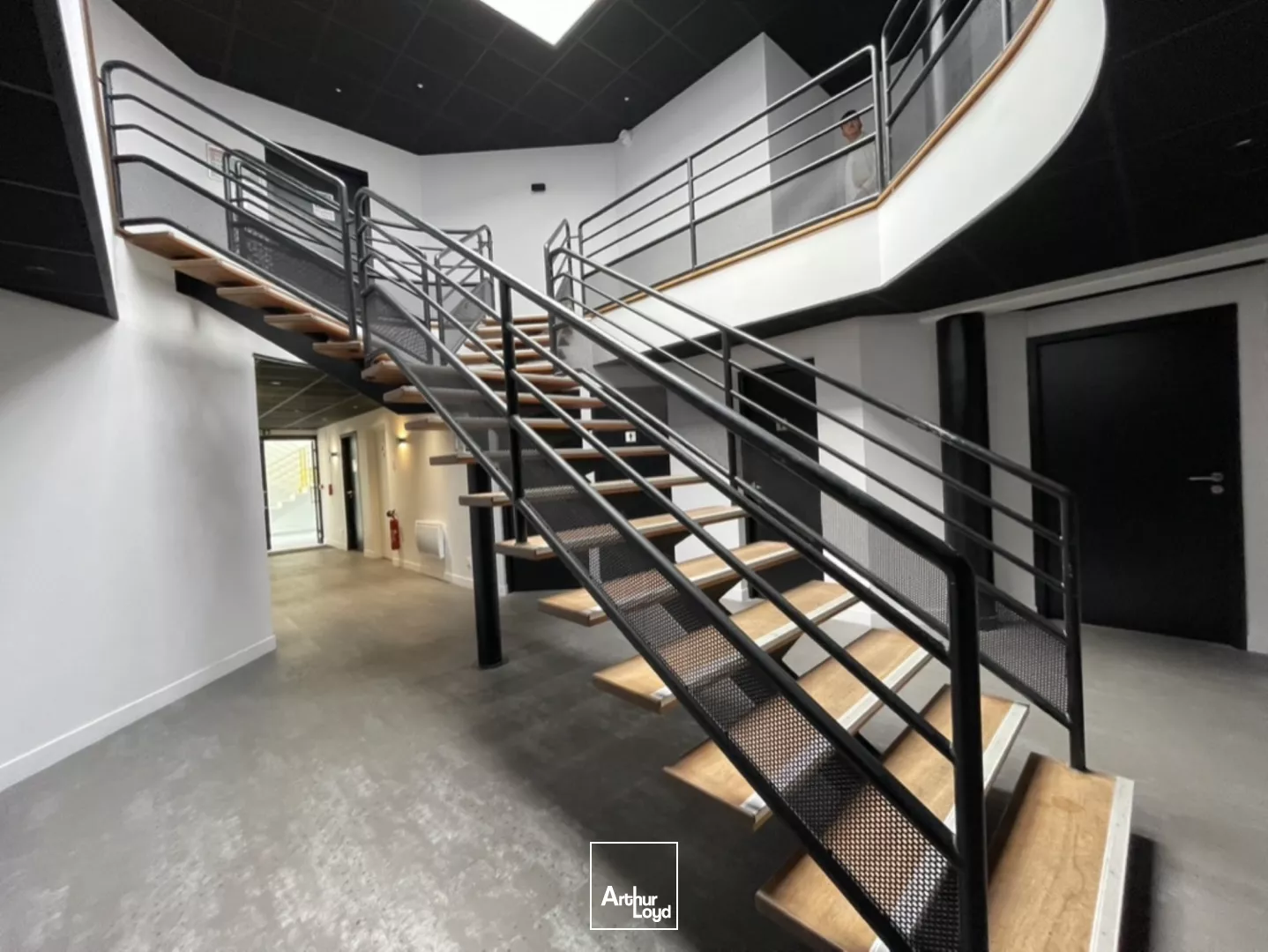 BUREAUX A LOUER BOUGUENAIS 212 M2