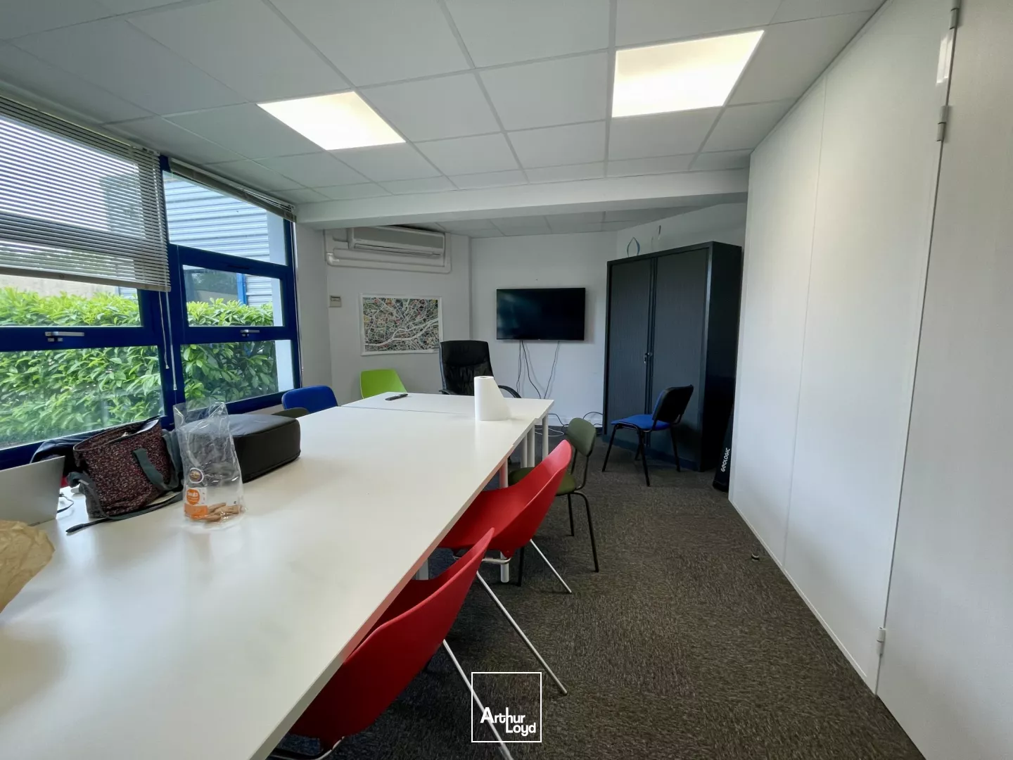 BUREAUX A LOUER BOUGUENAIS 212 M2