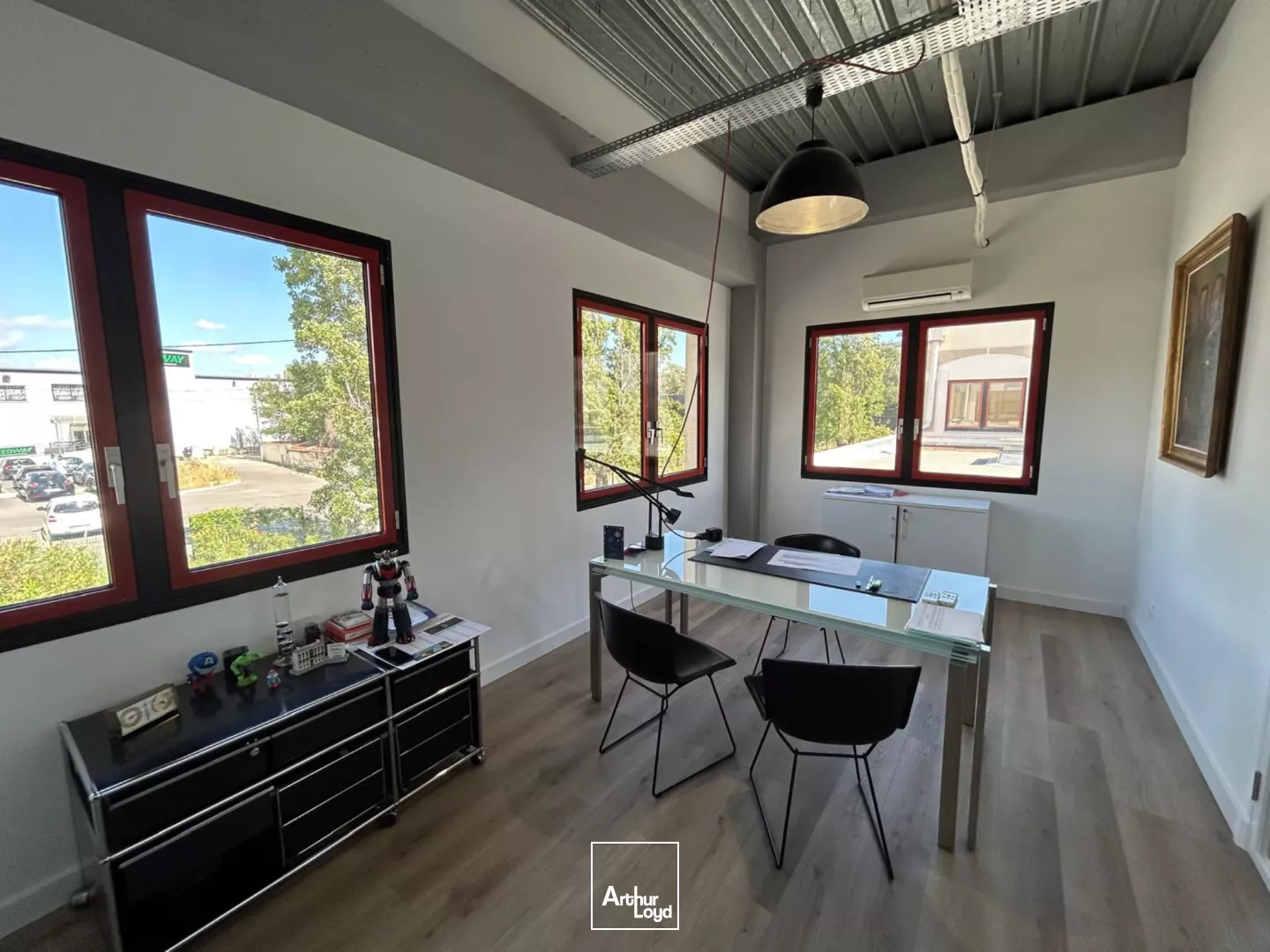 Bureaux à louer avec accès et visibilité autoroute - Aubagne