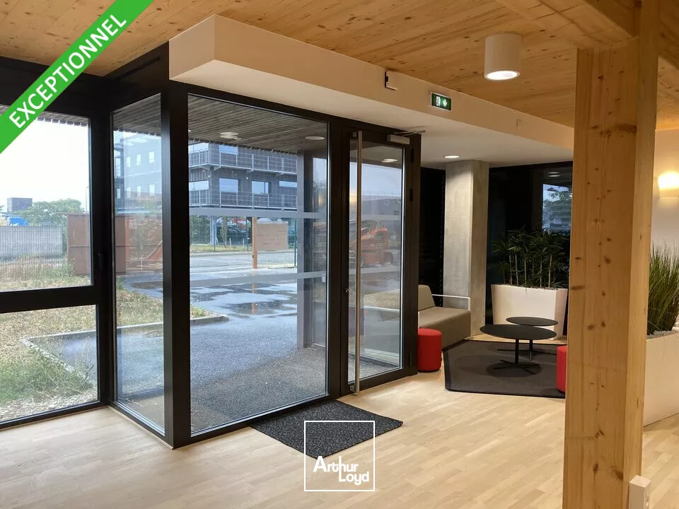 VALENCE Sud, ZA de Clairac, à louer bureaux récents de plain pied - Belles prestations - Parking privatif