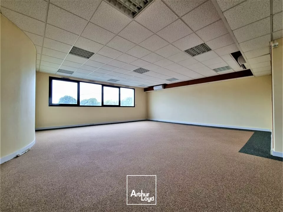 BUREAUX TECHNOPOLE DU FUTUROSCOPE - 105M² - IDÉALEMENT SITUÉS