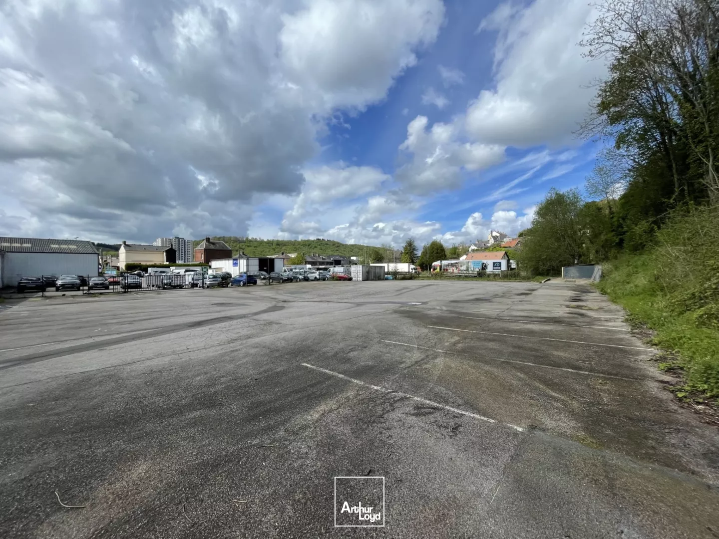 A LOUER -Local d'activité de 400 m2