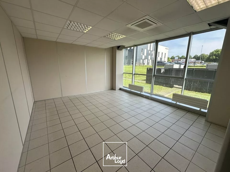 BUREAUX D'ENVIRON 360m2 divisible à partir de 111 m2 - REIMS FARMAN