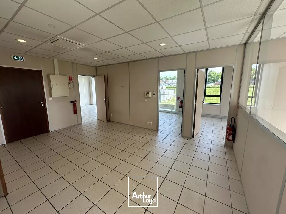 BUREAUX D'ENVIRON 360m2 divisible à partir de 111 m2 - REIMS FARMAN