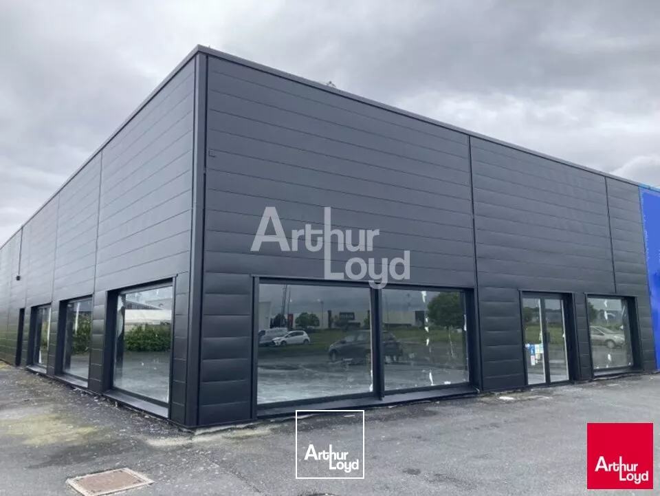 CHATEAUROUX / ST MAUR - CAP SUD - LOCATION COMMERCE - 540 m²