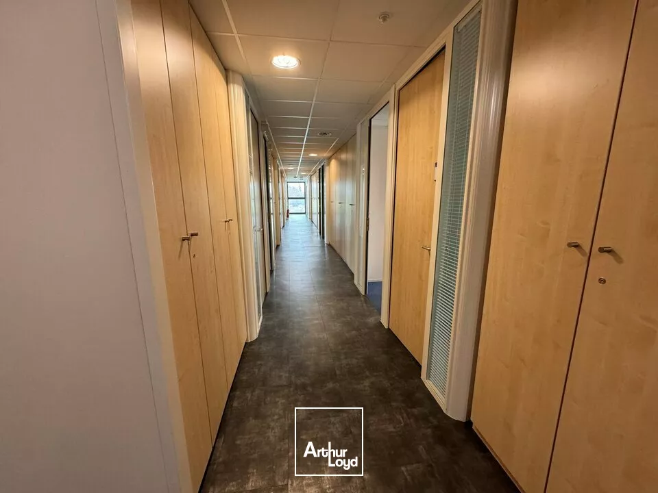 TOURS NORD L'AERONEF - D 910 ET ECHANGEUR A10 - A LOUER BUREAUX DE 480 M² - 4EME ETAGE