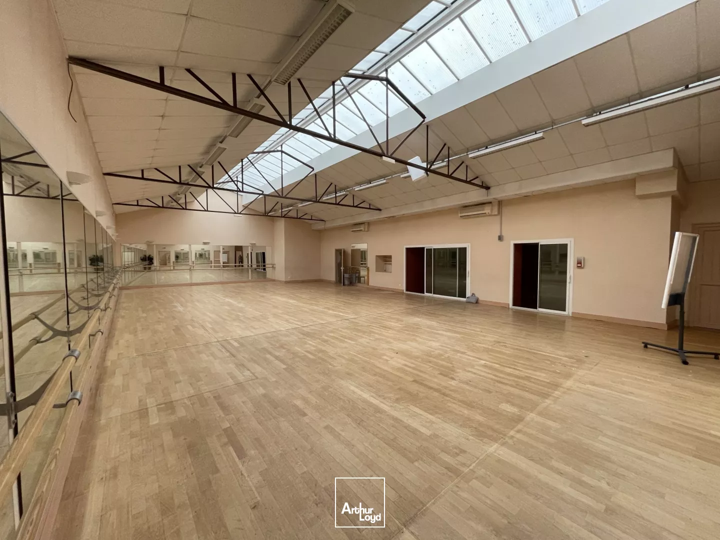 Locaux d'activité à vendre à VERNEUIL SUR AVRE 27130