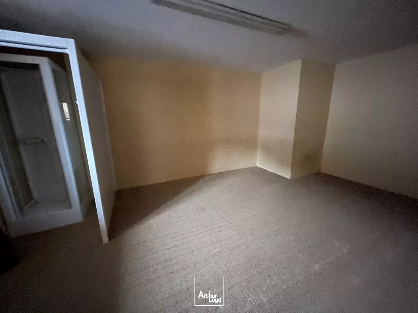 Locaux d'activité à vendre à VERNEUIL SUR AVRE 27130