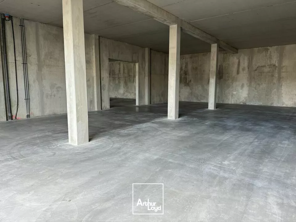 Valence - Local d'activité - Showroom - à la Louer 