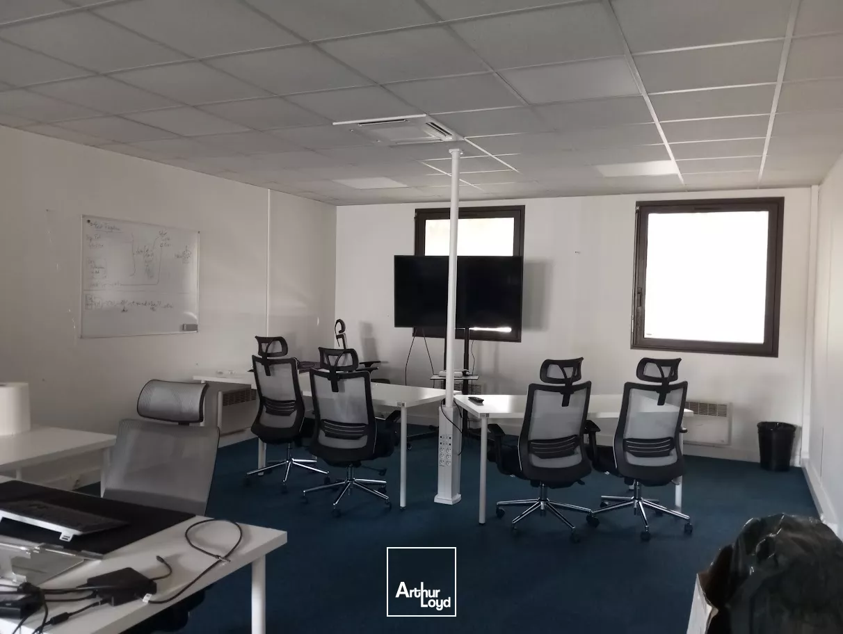 Centre ville Bureaux 242 m² normes PMR en parfait état