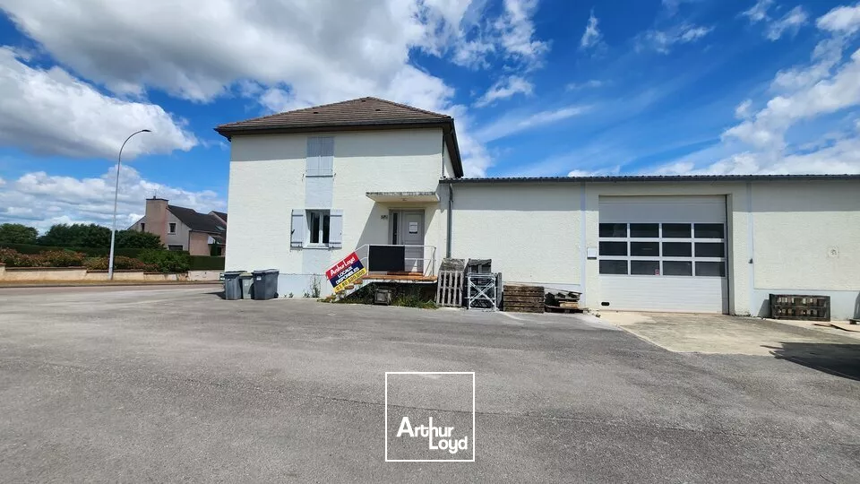 CHEVIGNY-SAINT-SAUVEUR - LOCAL D'ACTIVITES - A LOUER