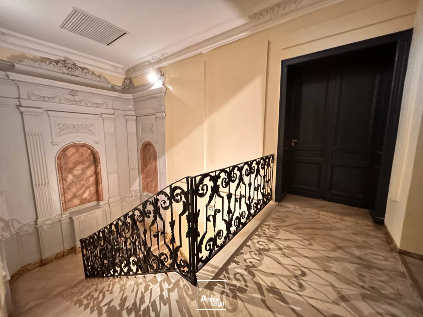 À louer : bureaux classés de 223 m² dans le prestigieux Triangle d'Or de Bordeaux