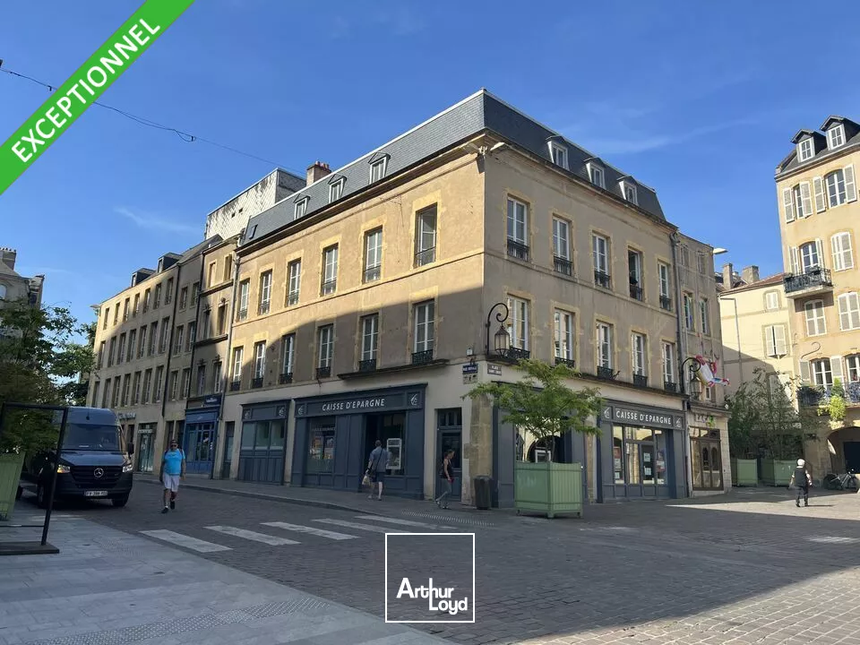 LOCAL COMMERCIAL à LOUER de 678 m²