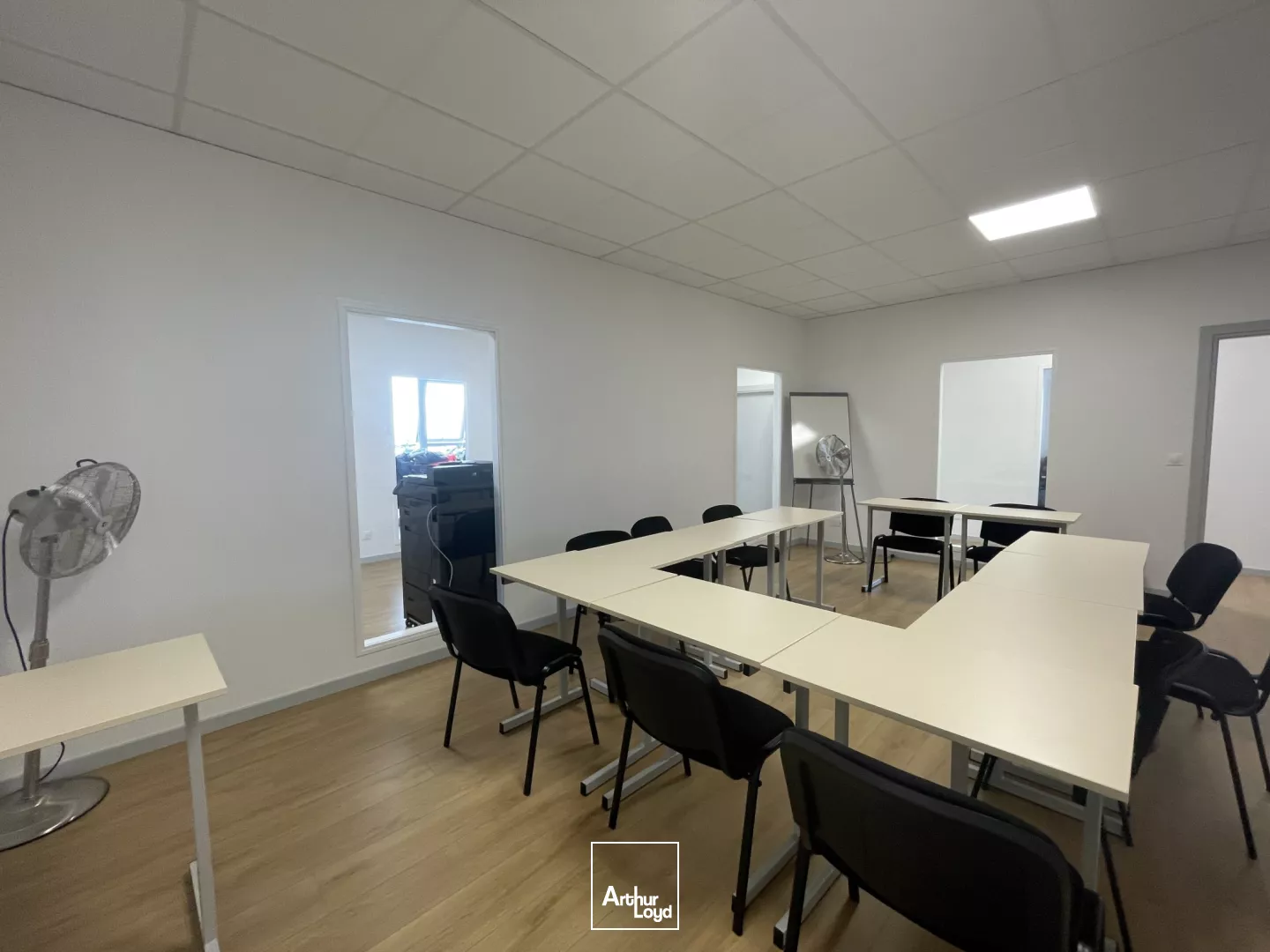 Bureaux de 356 m2 environ à proximité immédiate de l'aéroport