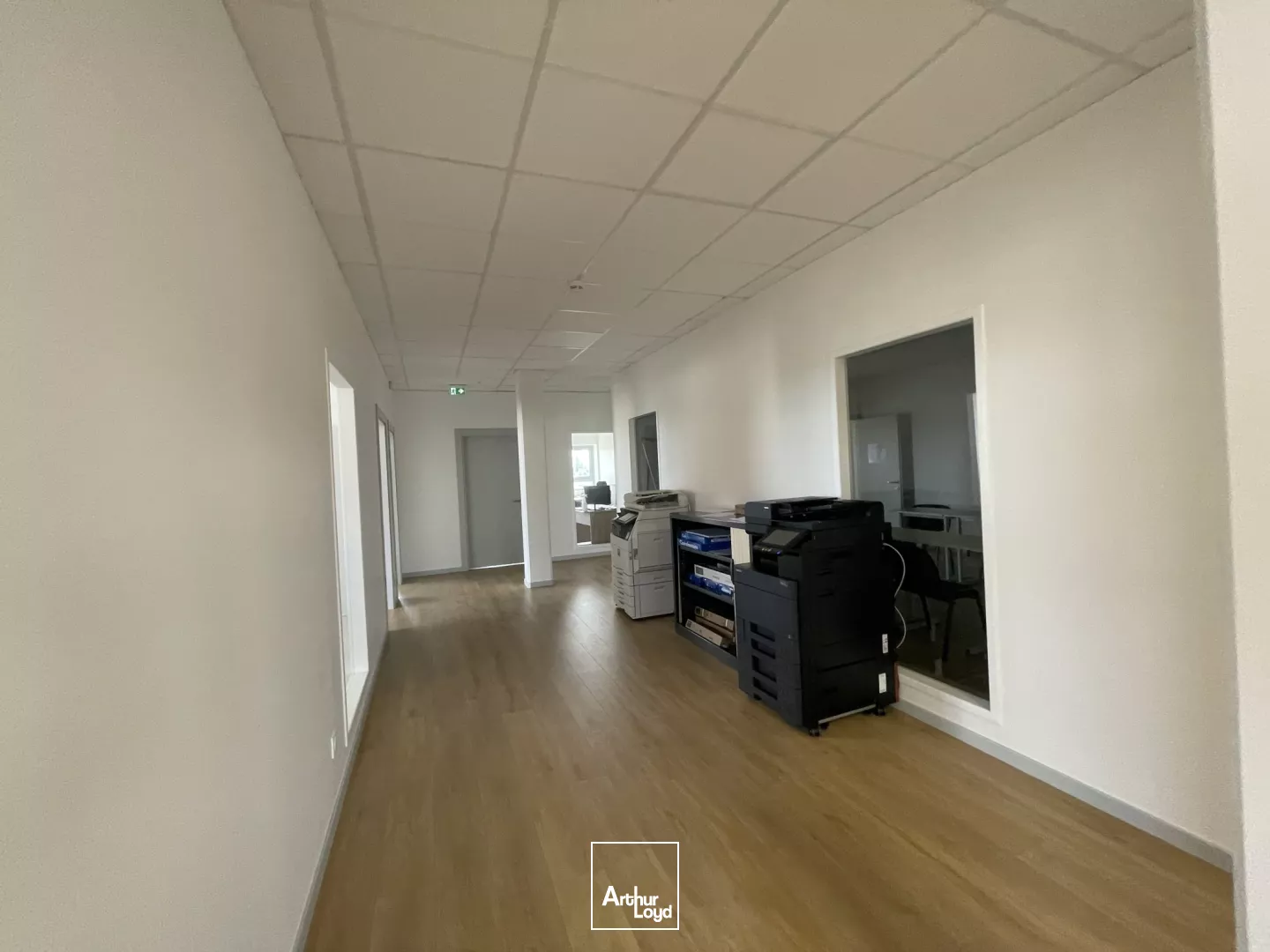 Bureaux de 356 m2 environ à proximité immédiate de l'aéroport