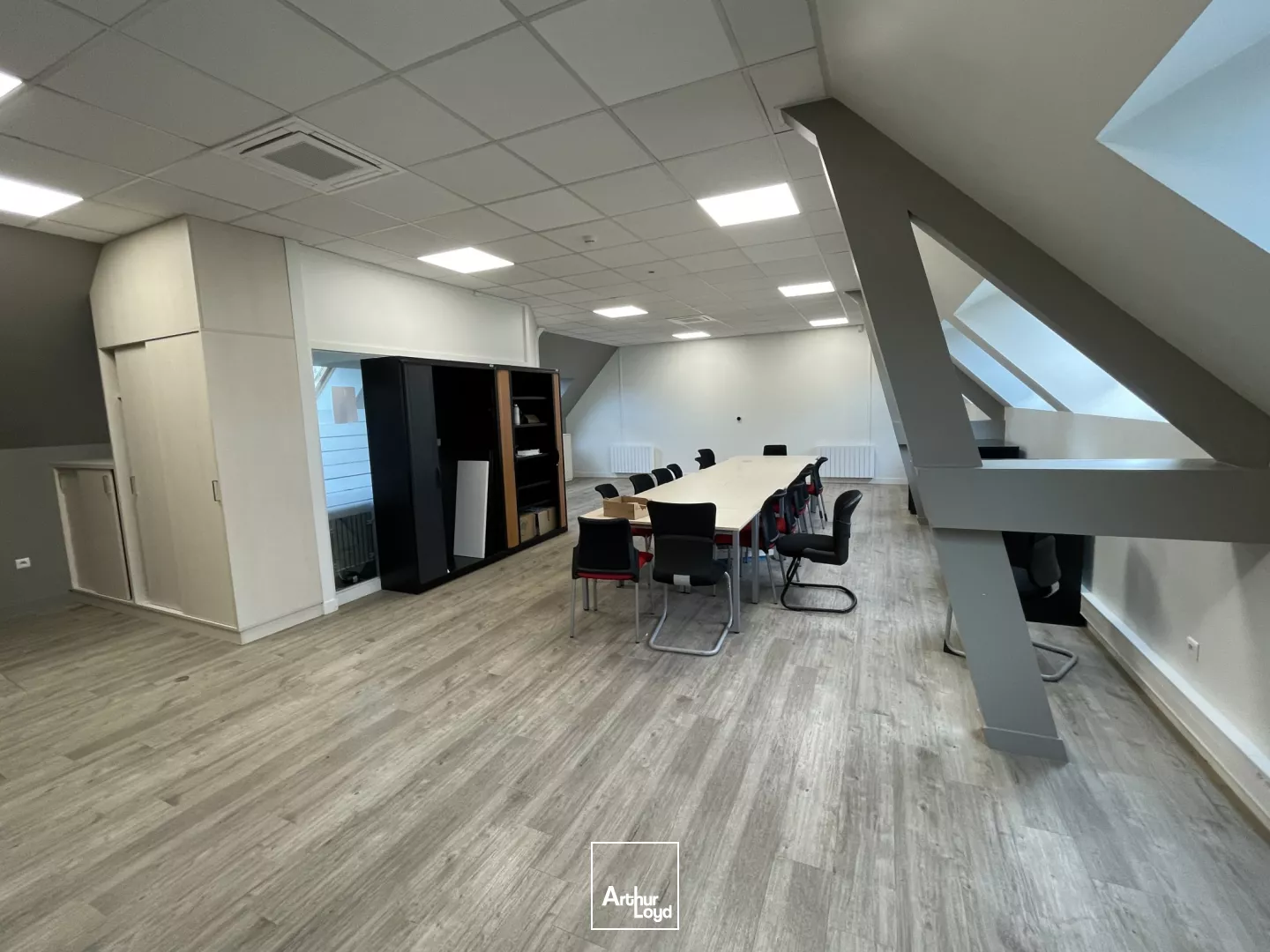 PLATEAU DE BUREAUX - A LOUER - CENTRE-VILLE DE BEAUVAIS