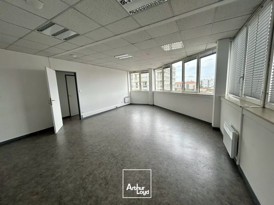 CHALON SUR SAONE- Bureaux 100 m² 