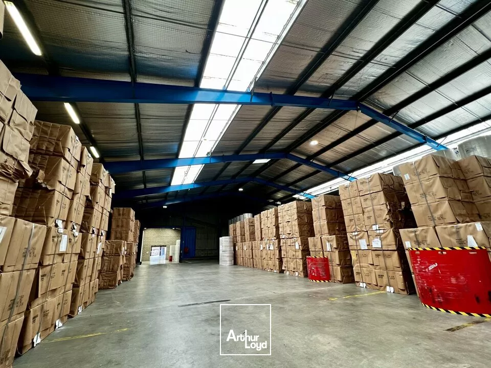 LE HAVRE - A VENDRE ENTREPÔT LOGISTIQUE 6 300 M2