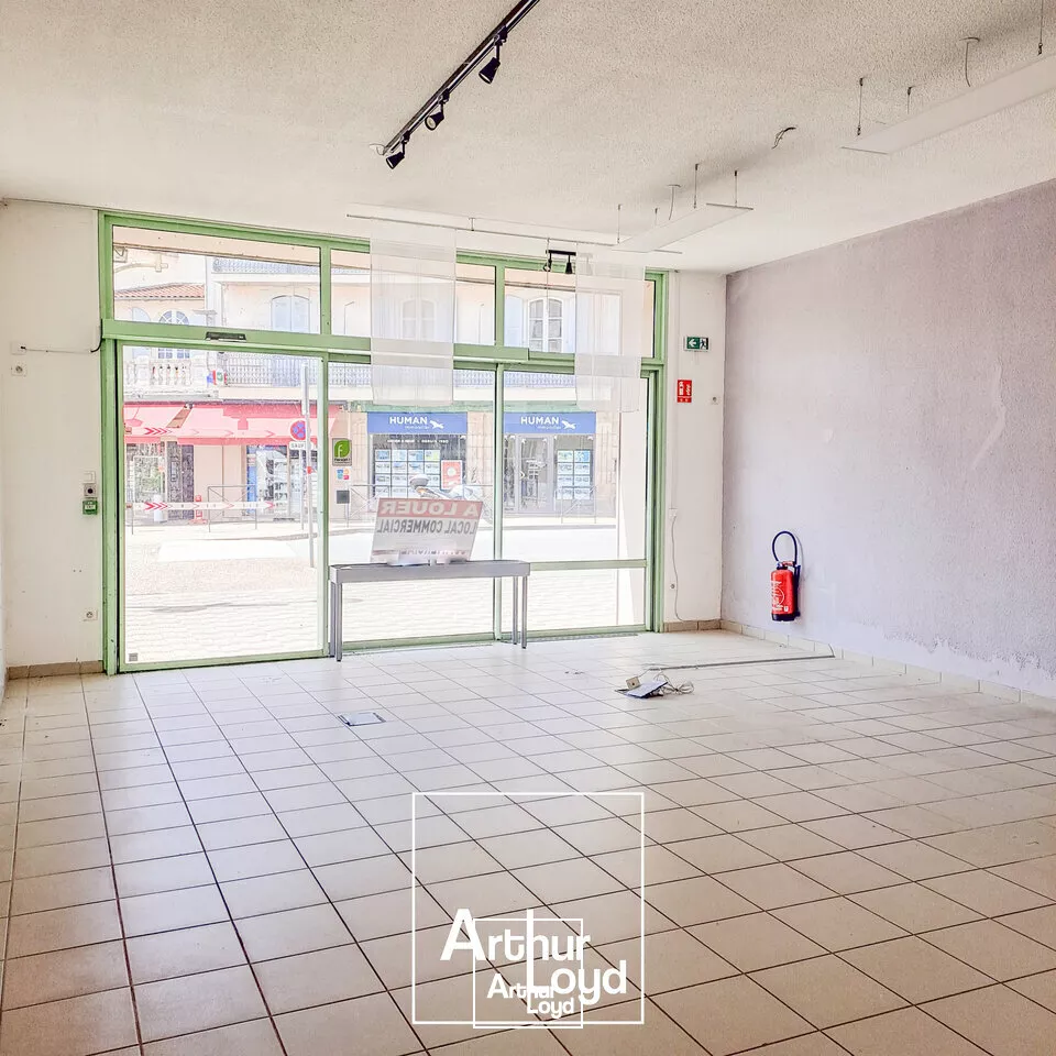 LOCAL COMMERCIAL location à TULLE 19000