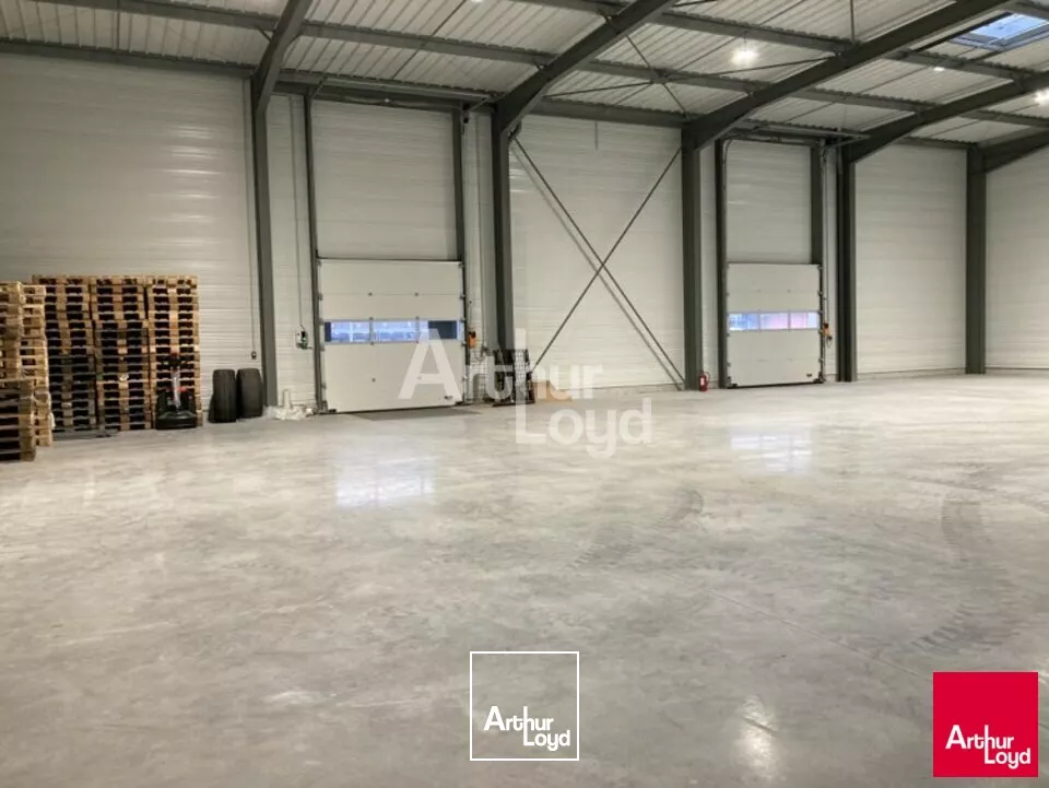 CHATEAUROUX/VELLES - ENTREPOT de 400 m² A LOUER