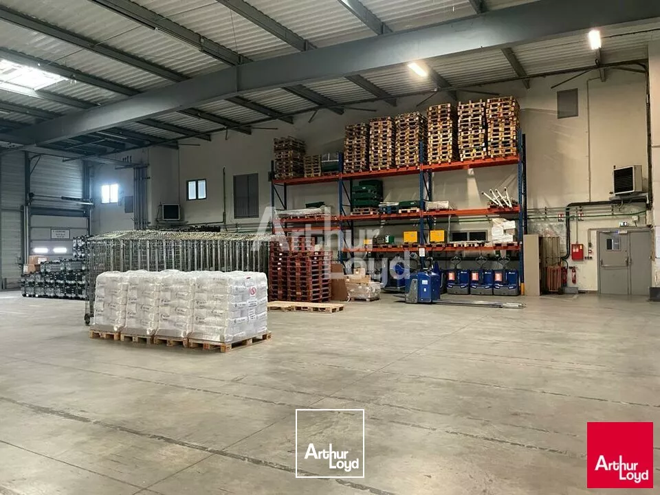 CONTRES - VENTE ENTREPÔT DE 7 899,97 M² - ZI