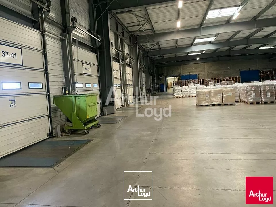 CONTRES - VENTE ENTREPÔT DE 7 899,97 M² - ZI