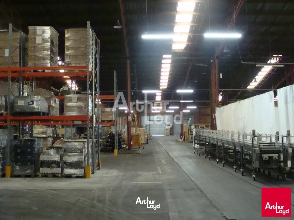 CHATEAUROUX/DIORS - A LOUER - BATIMENT LOGISTIQUE 5360 m²