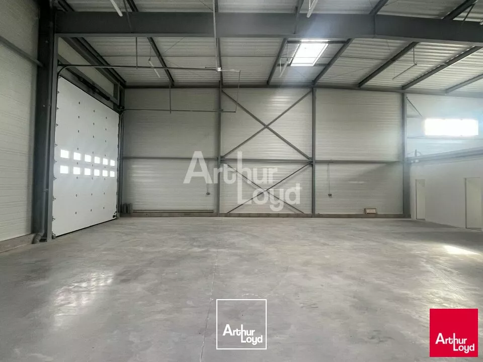 LA CHAUSSÉE ST VICTOR - LOCATION LOCAL D'ACTIVITÉ DE 750 M² - ACCÈS A10 A 2 KM