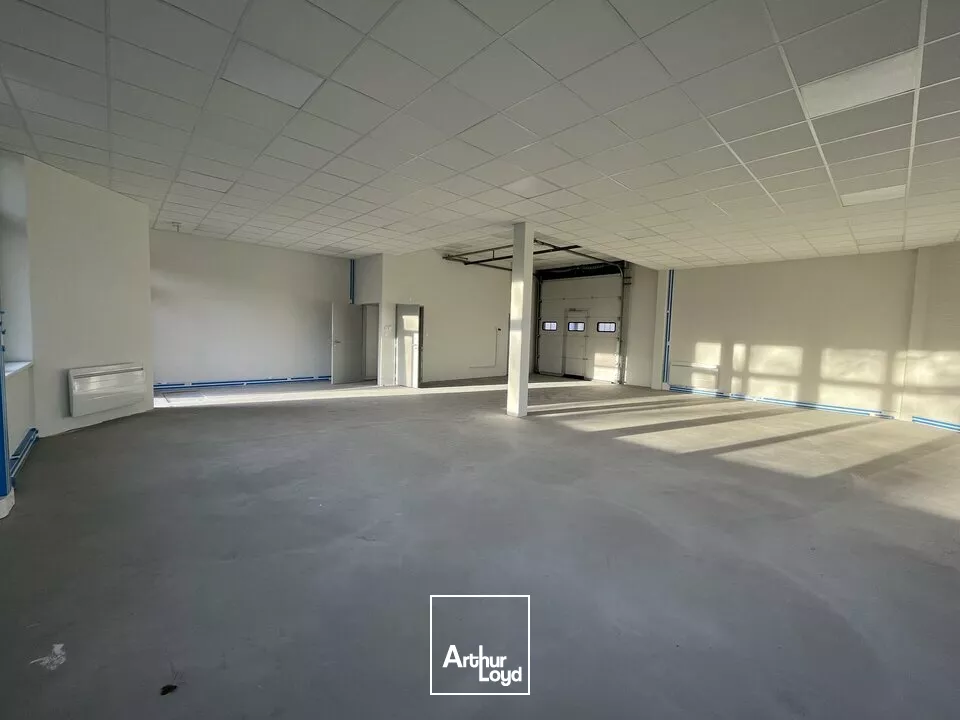 LOCAL D'ACTIVITE - ENTREPOT à LOUER de 1743.3 m²