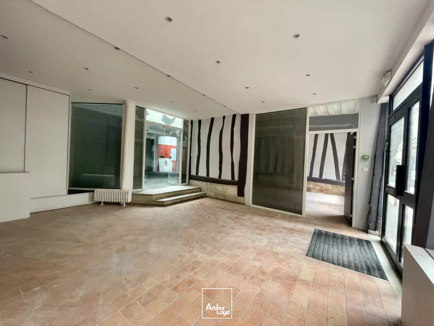 Locaux commerciaux à louer à ROUEN 76000