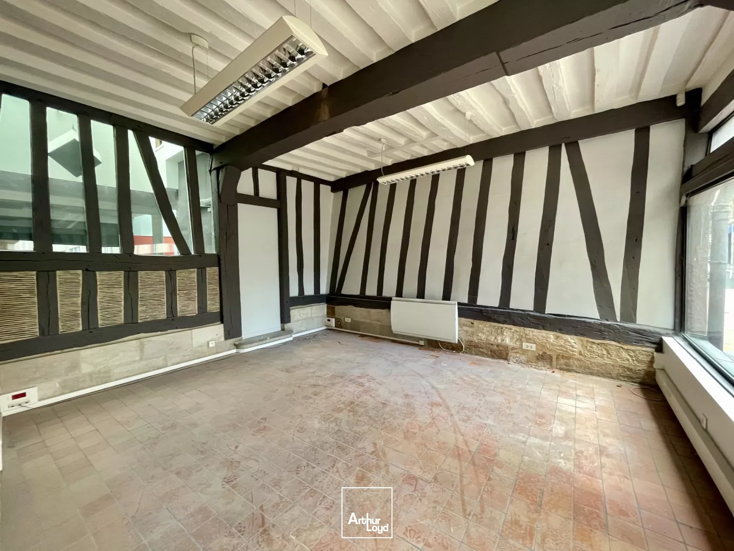 Locaux commerciaux à louer à ROUEN 76000