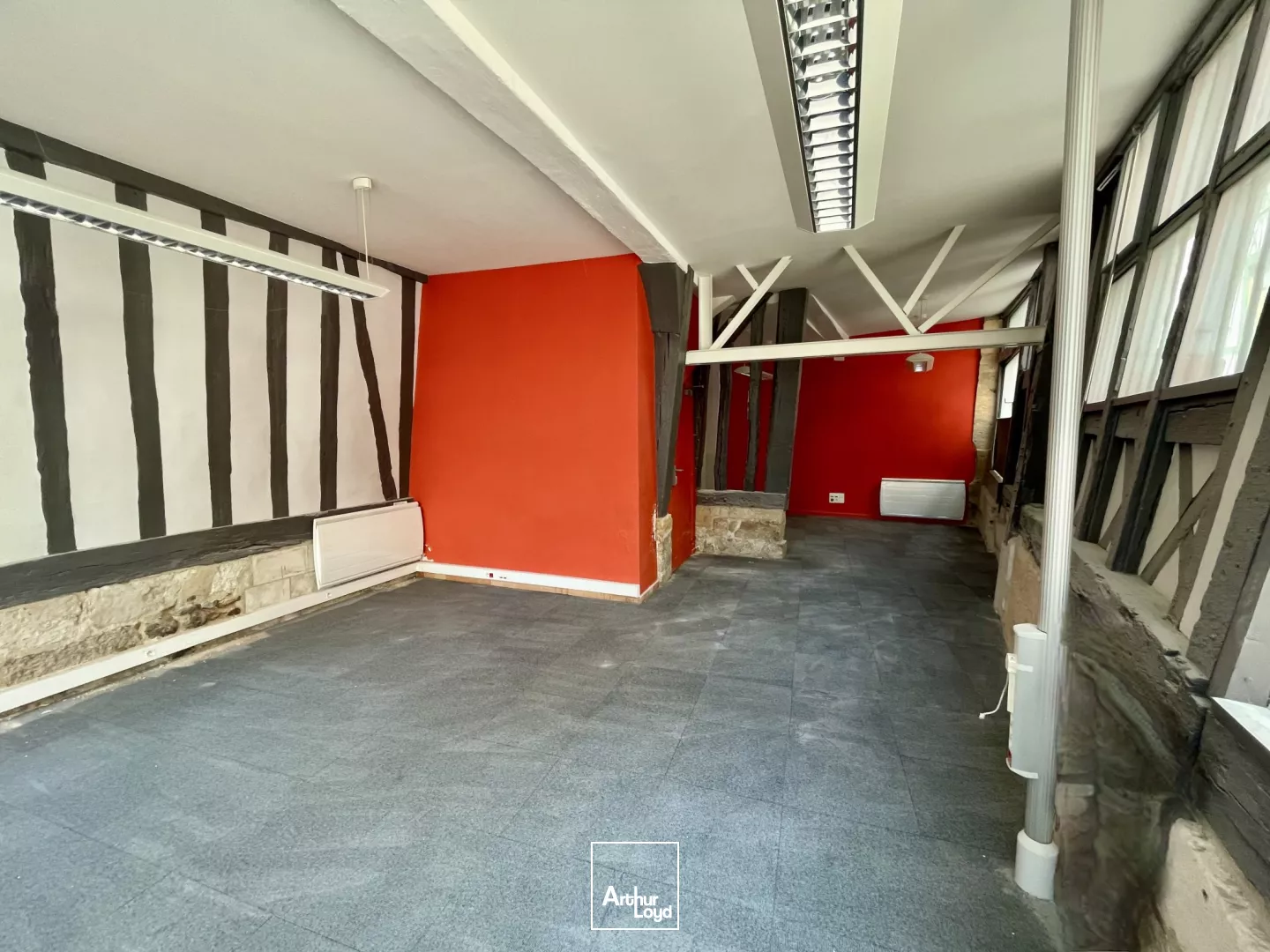 Locaux commerciaux à louer à ROUEN 76000