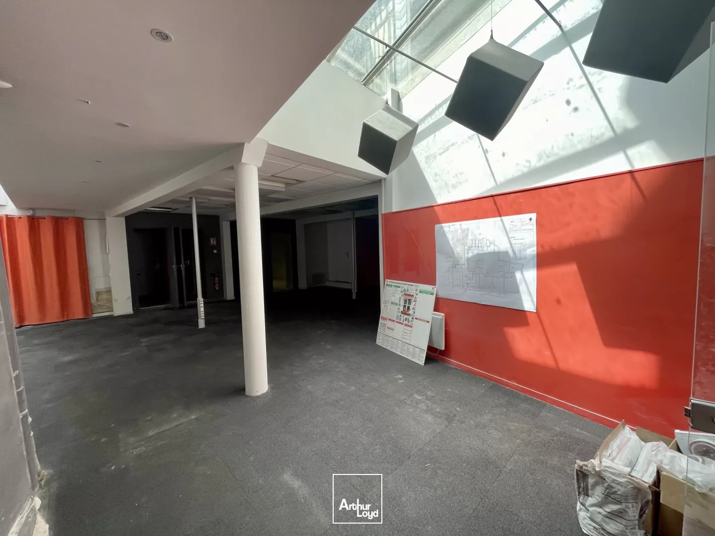 Locaux commerciaux à louer à ROUEN 76000