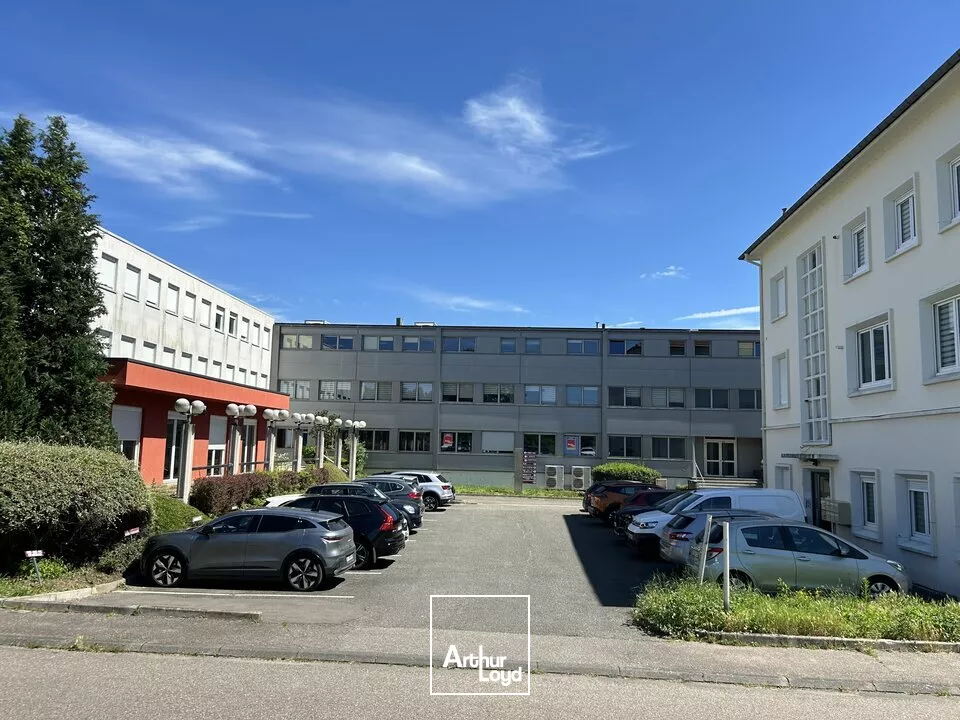 BUREAUX à VENDRE de 262.3 m²