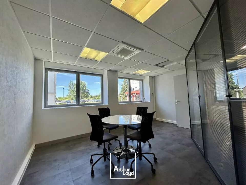 BUREAUX à VENDRE de 262.3 m²