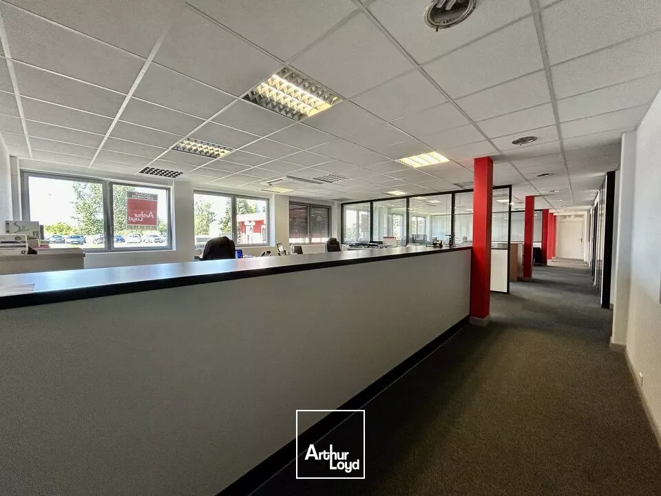 BUREAUX à VENDRE de 262.3 m²