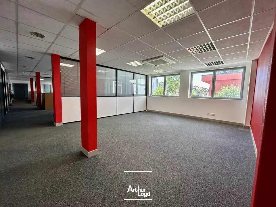 BUREAUX à VENDRE de 262.3 m²