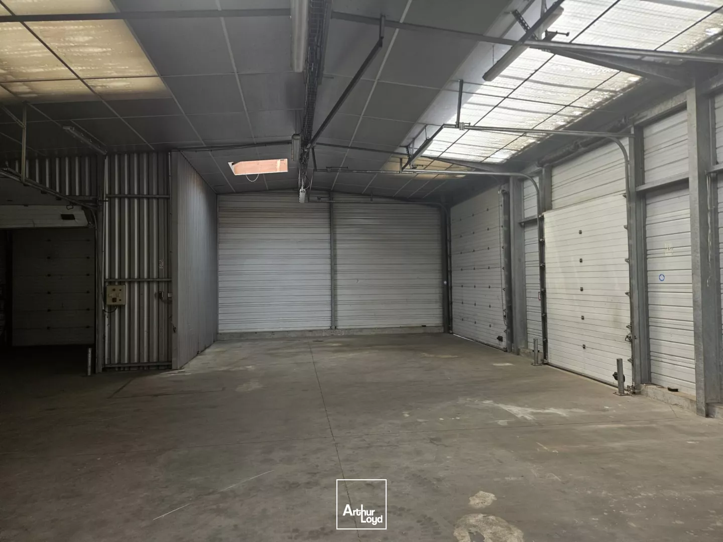 LOCAL D'ACTIVITE - A LOUER - ZONE DU GOHELEVE - 450 M²