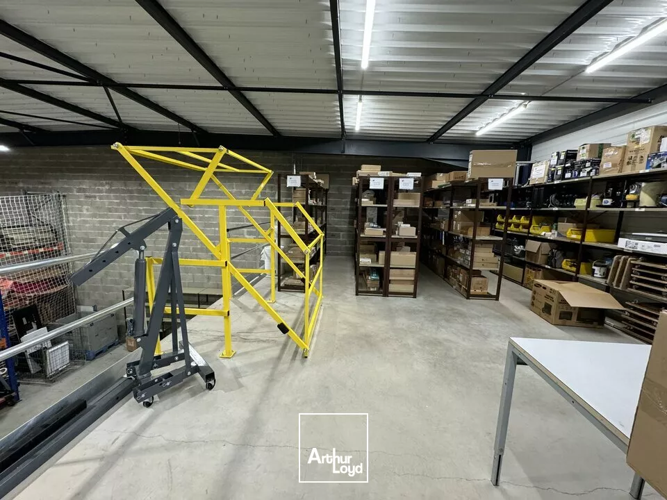 CHAMBRAY LES TOURS LOCAL ACTIVITE A LOUER A VENDRE 516 M²