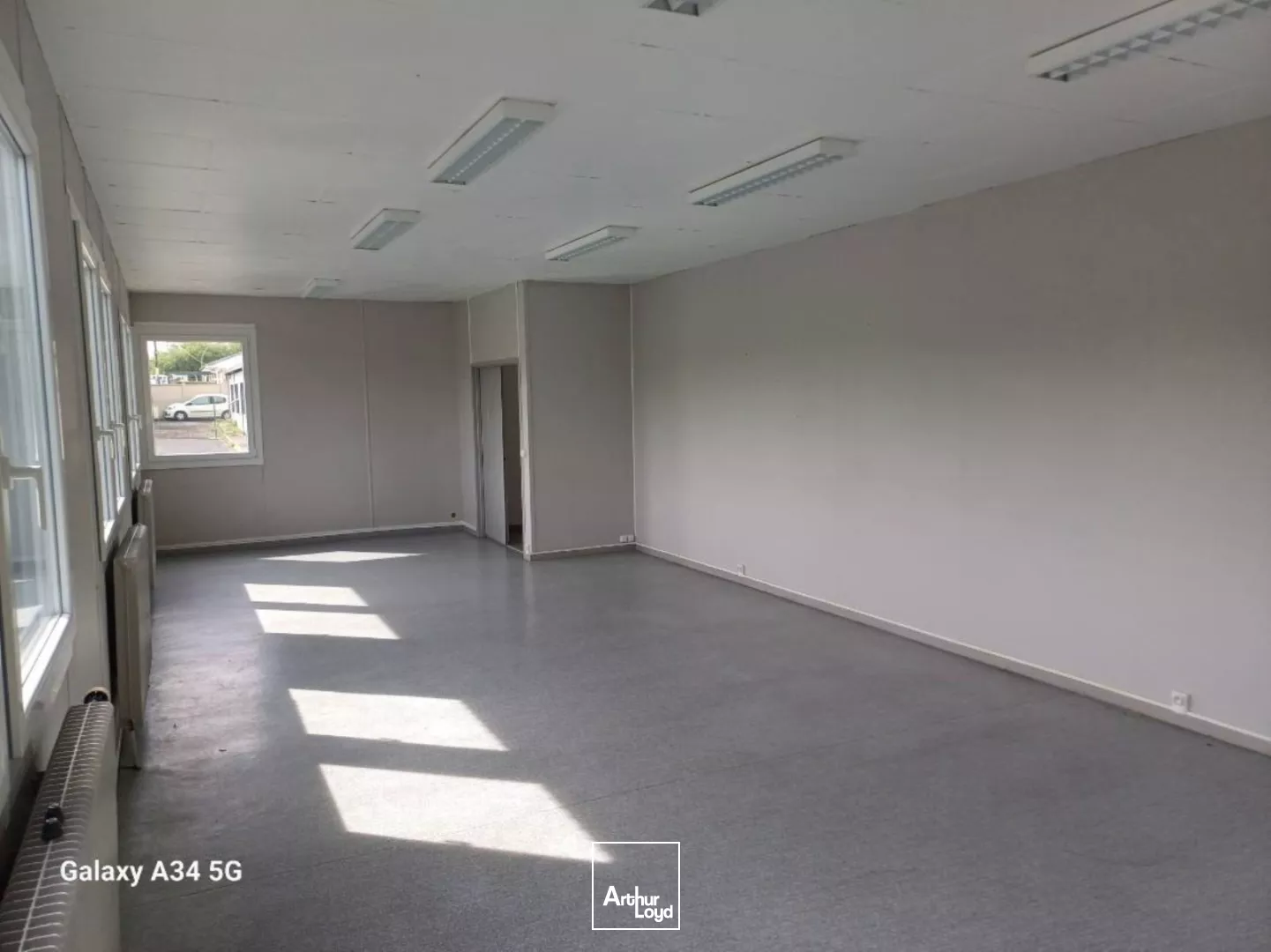 BUREAUX - A LOUER - 350 M2 - LAON