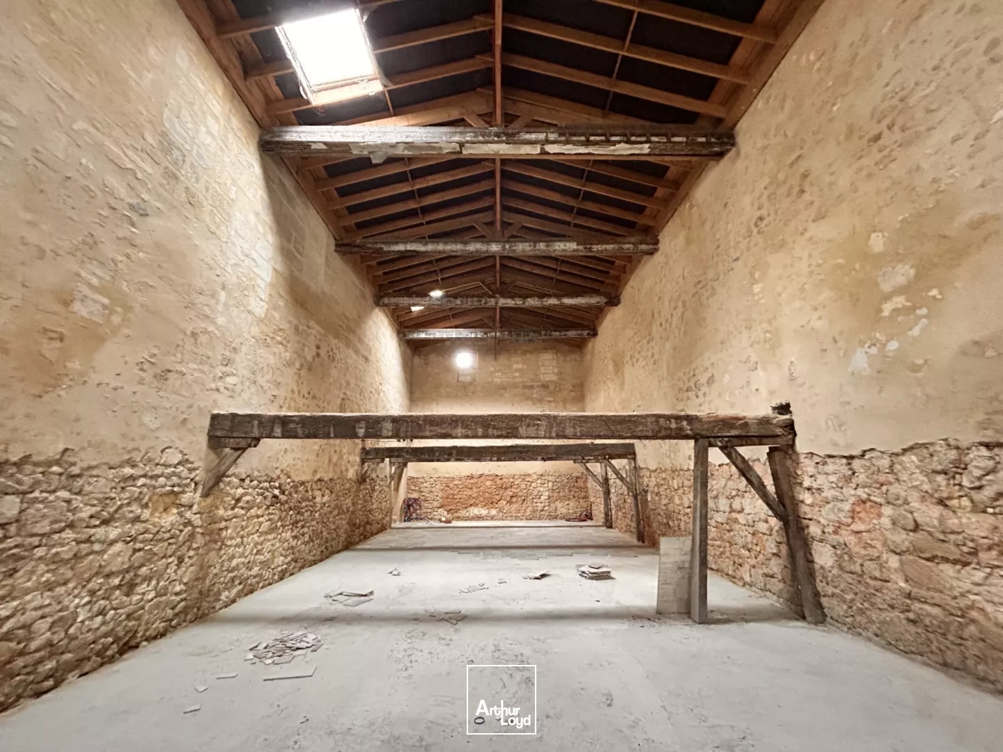 A LOUER - BUREAUX 340 M² - BORDEAUX CHARTRONS