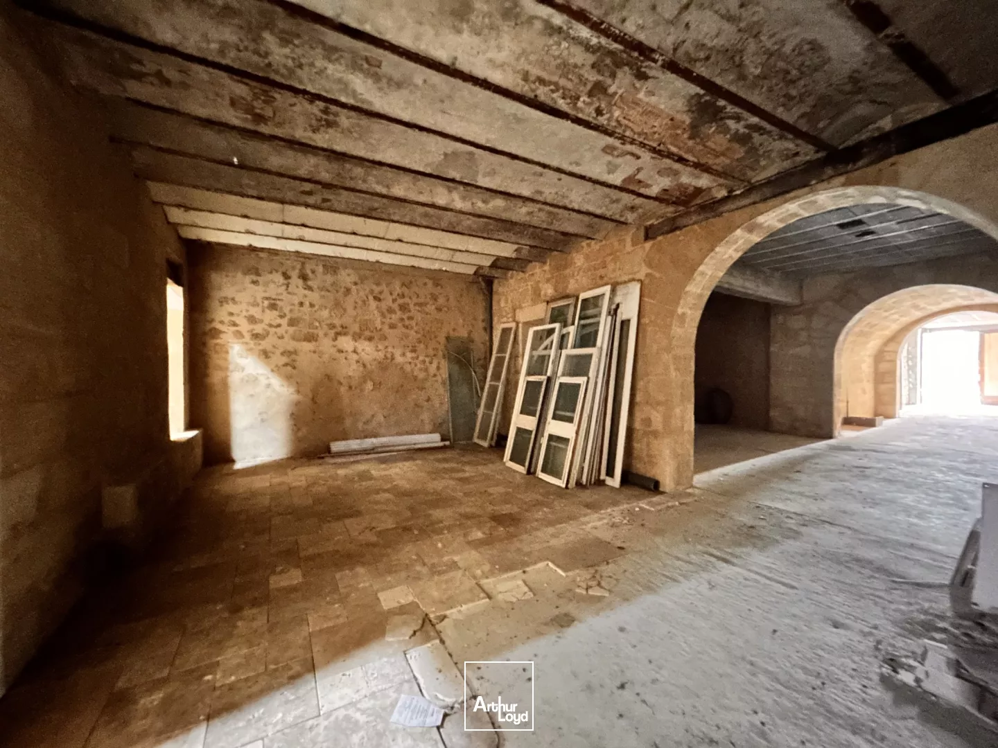 A LOUER - BUREAUX 340 M² - BORDEAUX CHARTRONS