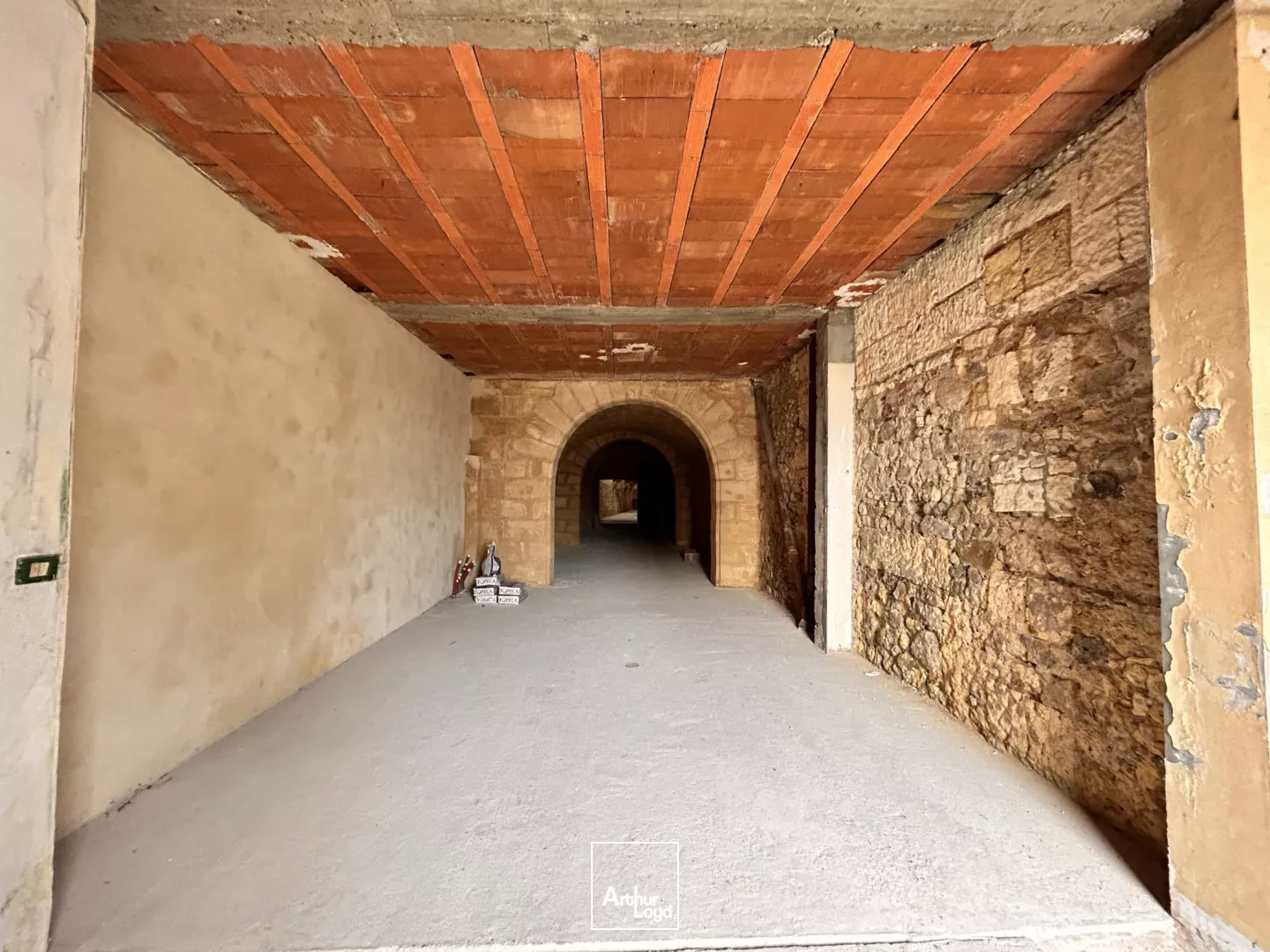 A LOUER - BUREAUX 340 M² - BORDEAUX CHARTRONS