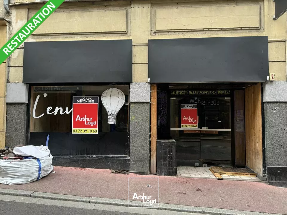 LOCAL COMMERCIAL à LOUER de 223.63 m²
